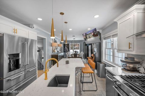 Tiny photo for 2410 Drummond Road, Toledo, OH 43606 (MLS # 10004054)