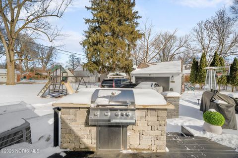 Tiny photo for 2410 Drummond Road, Toledo, OH 43606 (MLS # 10004054)