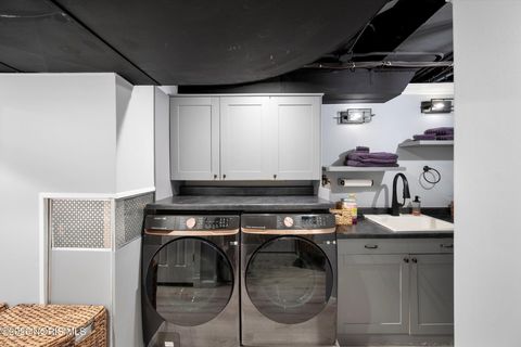 Tiny photo for 2410 Drummond Road, Toledo, OH 43606 (MLS # 10004054)