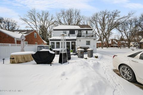 Tiny photo for 2410 Drummond Road, Toledo, OH 43606 (MLS # 10004054)