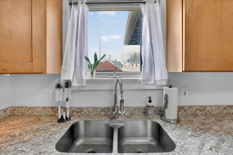 Tiny photo for 135 Amherst Drive, Toledo, OH 43614 (MLS # 10005768)