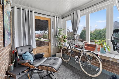 Tiny photo for 135 Amherst Drive, Toledo, OH 43614 (MLS # 10005768)