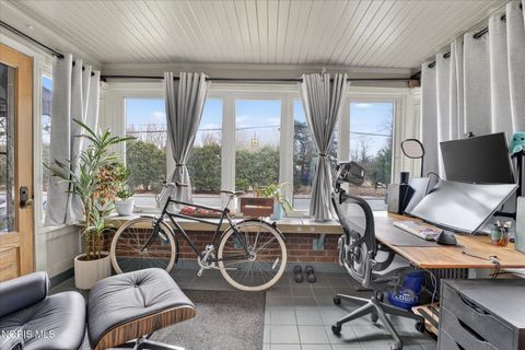 Tiny photo for 135 Amherst Drive, Toledo, OH 43614 (MLS # 10005768)