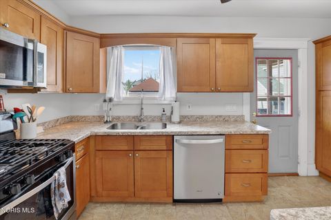 Tiny photo for 135 Amherst Drive, Toledo, OH 43614 (MLS # 10005768)