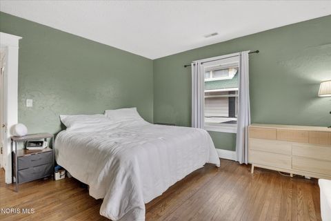 Tiny photo for 135 Amherst Drive, Toledo, OH 43614 (MLS # 10005768)