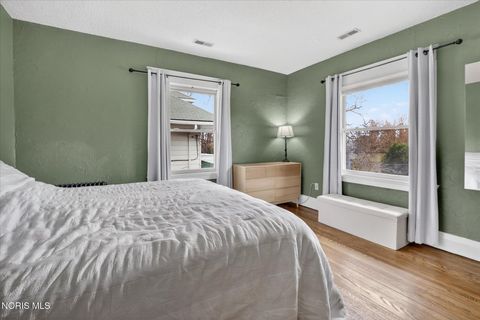 Tiny photo for 135 Amherst Drive, Toledo, OH 43614 (MLS # 10005768)