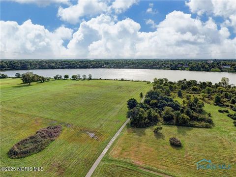 Tiny photo for 327 River Bend Lane, Maumee, OH 43537 (MLS # 10002046)