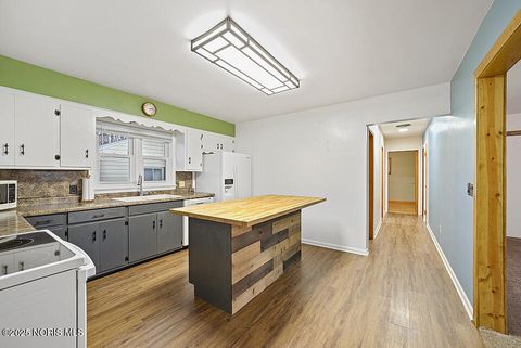 Tiny photo for 608 West Street, Carey, OH 43316 (MLS # 10001604)