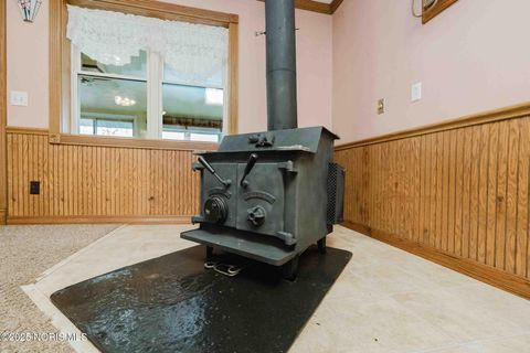 Tiny photo for 712 W Tiffin Street, Fostoria, OH 44830 (MLS # 10002371)