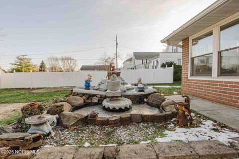 Tiny photo for 712 W Tiffin Street, Fostoria, OH 44830 (MLS # 10002371)