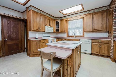 Tiny photo for 712 W Tiffin Street, Fostoria, OH 44830 (MLS # 10002371)