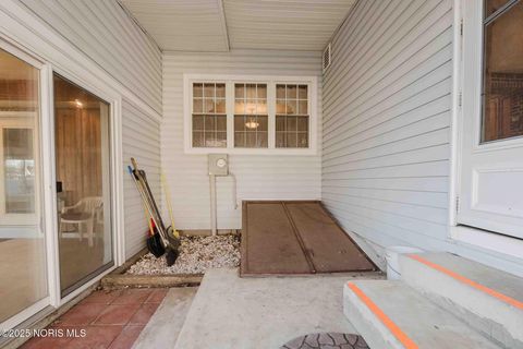 Tiny photo for 712 W Tiffin Street, Fostoria, OH 44830 (MLS # 10002371)
