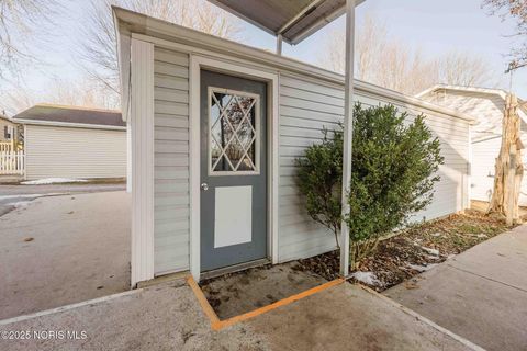 Tiny photo for 712 W Tiffin Street, Fostoria, OH 44830 (MLS # 10002371)