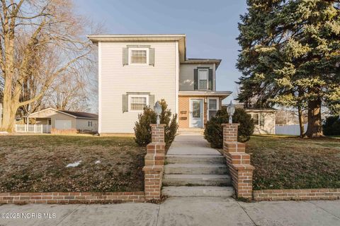 Photo of 712 W Tiffin Street, Fostoria, OH 44830 (MLS # 10002371)