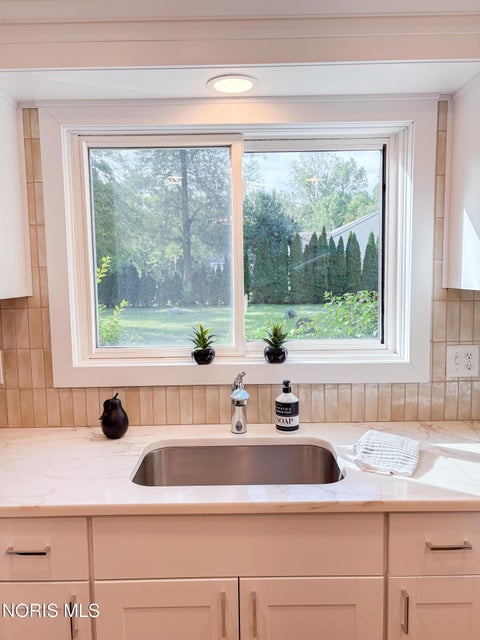 Tiny photo for 5249 Clover Lane, Toledo, OH 43623 (MLS # 10013939)