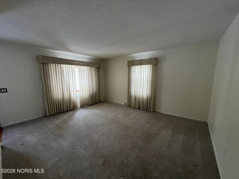 Tiny photo for 6015 Livingston Drive, Toledo, OH 43613 (MLS # 10003749)