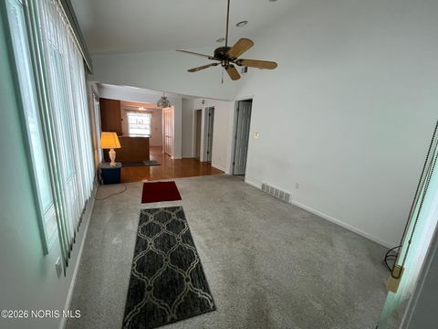 Tiny photo for 6015 Livingston Drive, Toledo, OH 43613 (MLS # 10003749)