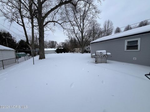 Tiny photo for 6015 Livingston Drive, Toledo, OH 43613 (MLS # 10003749)