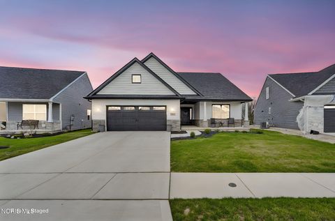 Photo of 3464 Moonlit Pass Pass, Monclova, OH 43542 (MLS # 10006208)