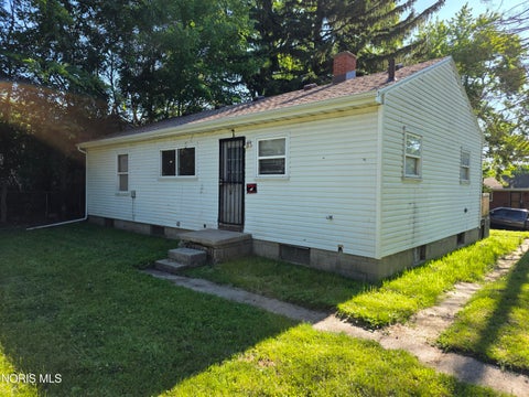Tiny photo for 546 Shasta Drive, Toledo, OH 43609 (MLS # 10009437)