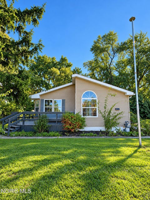 Photo of 6139 Dorr Street, Toledo, OH 43615 (MLS # 10014377)