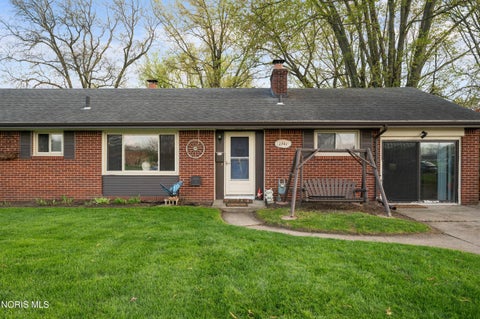 Tiny photo for 2741 Lyceum Place, Toledo, OH 43613 (MLS # 10008934)