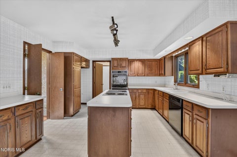 Tiny photo for 7238 Candlewood Lane, Sylvania, OH 43560 (MLS # 10012567)
