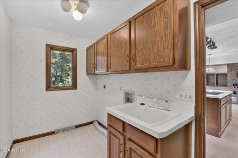 Tiny photo for 7238 Candlewood Lane, Sylvania, OH 43560 (MLS # 10012567)