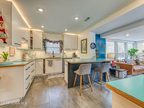 Tiny photo for 4910 W Sylvania Avenue, Toledo, OH 43623 (MLS # 10002664)