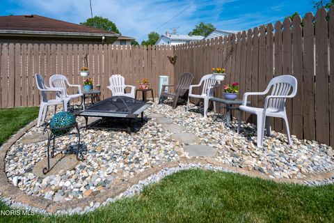 Tiny photo for 5859 Reinwood Drive, Toledo, OH 43613 (MLS # 10009379)