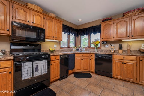 Tiny photo for 5859 Reinwood Drive, Toledo, OH 43613 (MLS # 10009379)