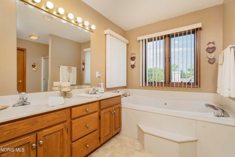 Tiny photo for 5859 Reinwood Drive, Toledo, OH 43613 (MLS # 10009379)
