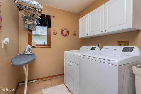 Tiny photo for 5859 Reinwood Drive, Toledo, OH 43613 (MLS # 10009379)