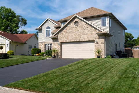Tiny photo for 5859 Reinwood Drive, Toledo, OH 43613 (MLS # 10009379)