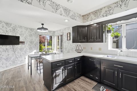 Tiny photo for 6911 Milrose Lane, Toledo, OH 43617 (MLS # 10007366)