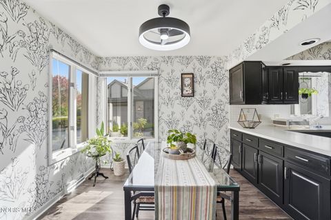 Tiny photo for 6911 Milrose Lane, Toledo, OH 43617 (MLS # 10007366)