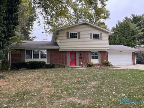 Photo of 1969 Oaklawn Drive, Toledo, OH 43614 (MLS # 6137018)
