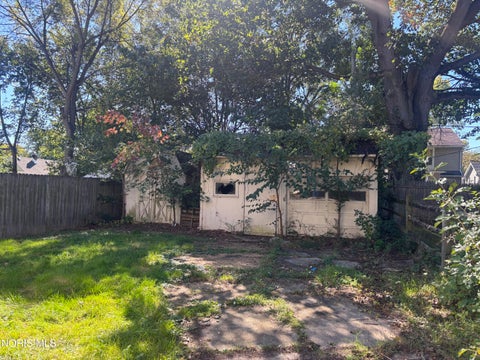 Tiny photo for 1949 Talbot Street, Toledo, OH 43613 (MLS # 10014730)