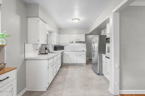 Tiny photo for 2216 Heatherwood Drive, Toledo, OH 43614 (MLS # 10013104)