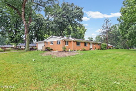 Tiny photo for 2216 Heatherwood Drive, Toledo, OH 43614 (MLS # 10013104)