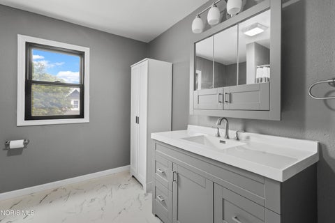 Tiny photo for 2 W Park Street, Toledo, OH 43608 (MLS # 10014808)
