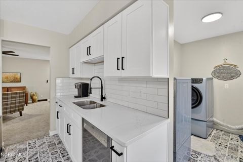 Tiny photo for 4740 N Mccord Road, Sylvania, OH 43560 (MLS # 10004330)