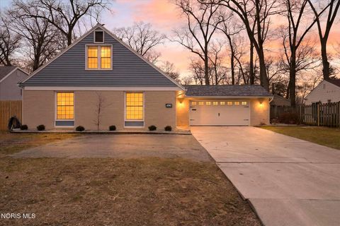 Photo of 4740 N Mccord Road, Sylvania, OH 43560 (MLS # 10004330)