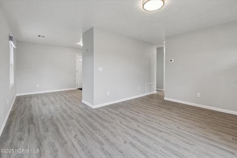 Tiny photo for 1462 Holmes Street, Toledo, OH 43605 (MLS # 10001903)