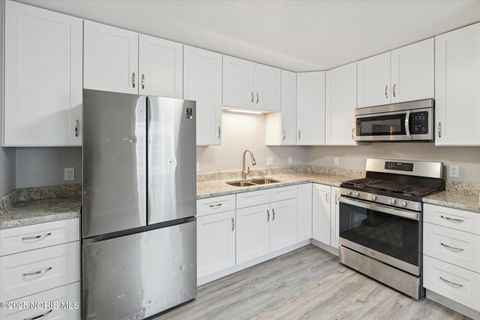 Tiny photo for 1462 Holmes Street, Toledo, OH 43605 (MLS # 10001903)