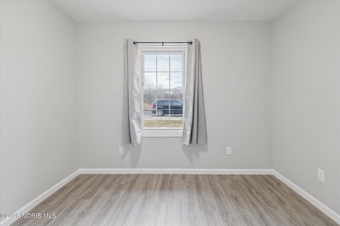 Tiny photo for 1462 Holmes Street, Toledo, OH 43605 (MLS # 10001903)