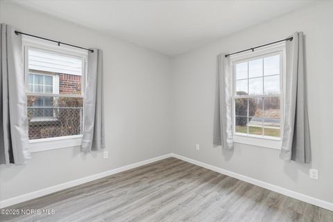 Tiny photo for 1462 Holmes Street, Toledo, OH 43605 (MLS # 10001903)