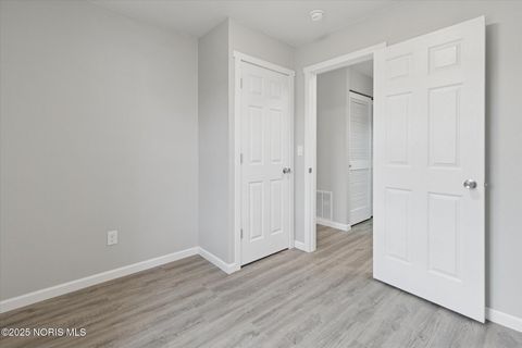 Tiny photo for 1462 Holmes Street, Toledo, OH 43605 (MLS # 10001903)