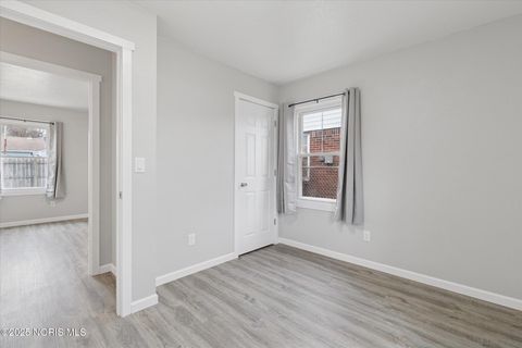 Tiny photo for 1462 Holmes Street, Toledo, OH 43605 (MLS # 10001903)