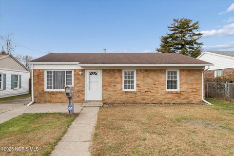 Tiny photo for 1462 Holmes Street, Toledo, OH 43605 (MLS # 10001903)